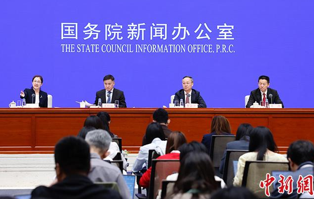 中国人民银行宣布降准降息