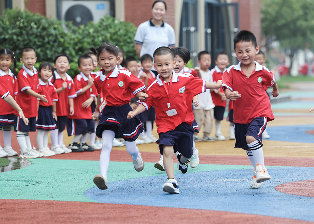 学前教育在园幼儿数连续三年下降，去年较前年减少超五百万人