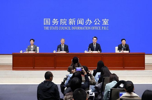 “两新”政策加力扩围，将实施手机等数码产品购新补贴